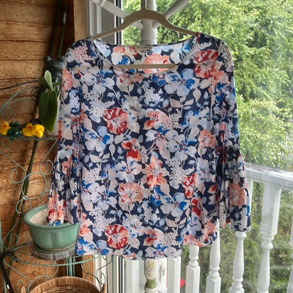 Jane and Delancey pull on cotton top with huge pleated bell 3/4 length sleeves - Picture 1 of 5